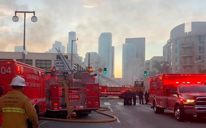 Mỹ: Cháy nổ ở Los Angeles, 11 lính cứu hỏa bị thương